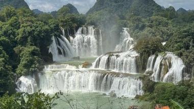 一瀑连中越！中国首个跨境旅游合作区正式运营