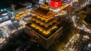 夜骑开封爆火 河南多家媒体、三大单车平台发声：青春要passion，更要平安