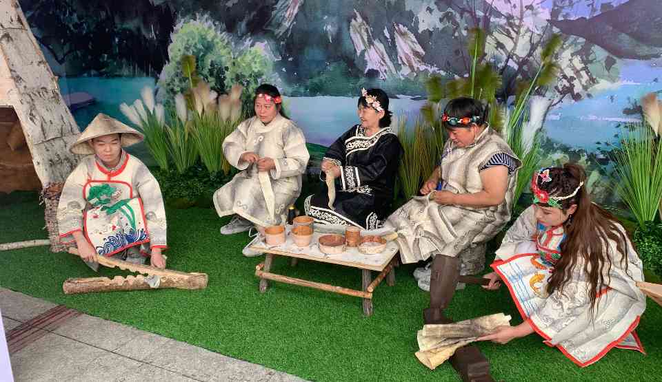 赫哲族伊玛堪的守护之路