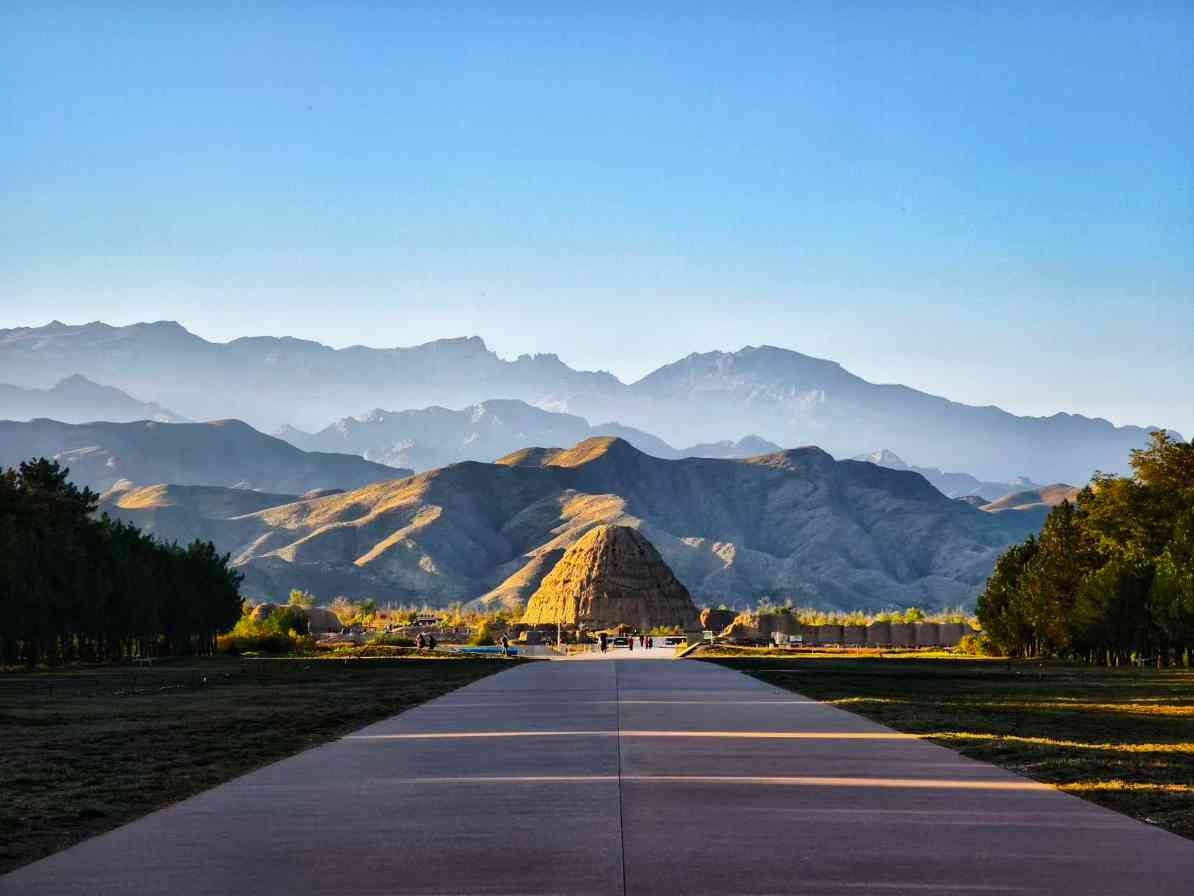 2025跨界融合 情绪消费崛起