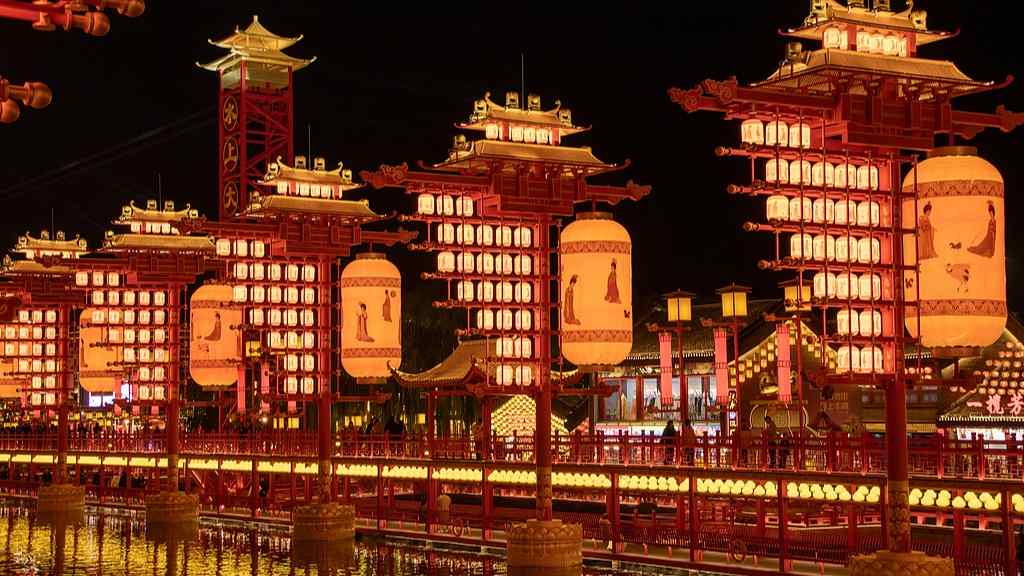 2025年春节假期国内出游总花费6770.02亿元，同比增长7.0%