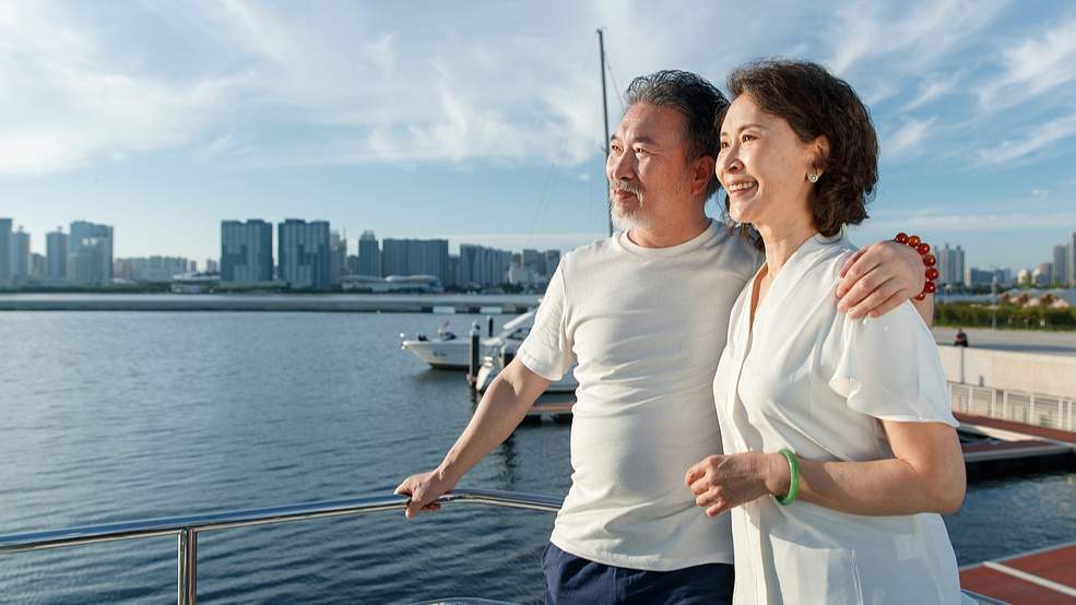 年轻人爱上老年旅游团 业内人士：不要盲目跟风